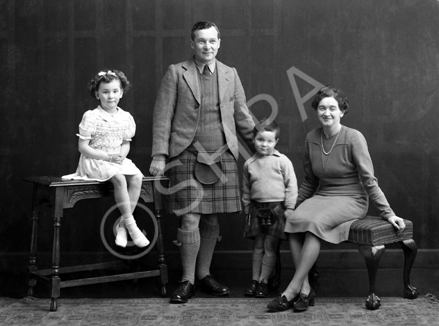 Mr Smith Laing, family group. September 1946. 