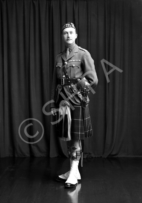 Lt F.D. Carson, Seaforth Highlanders, Barrow-in-Furness. .....