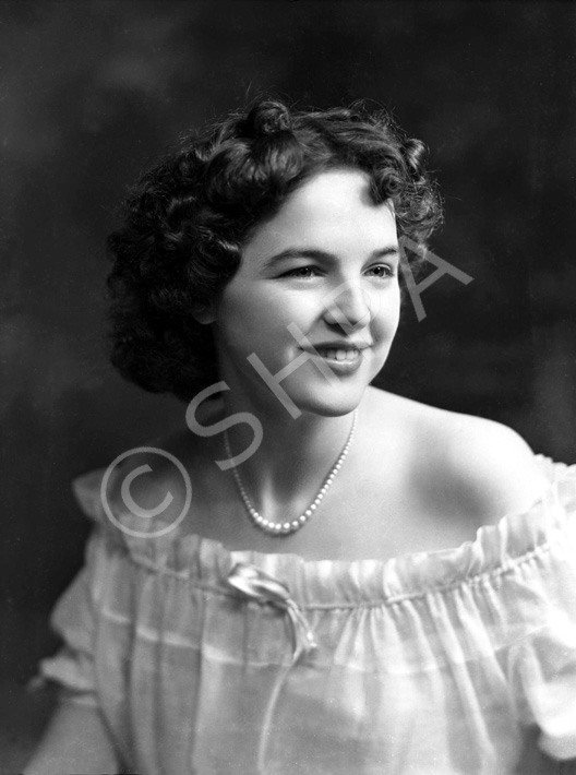 Miss Joyce Georgina Duff, 9 Brown Street, Inverness. Joyce Duff, (later Mrs Ross), was a swimsuit model who also competed in beauty pageants. She also worked for the Andrew Paterson Studio in the 1950s (see also H-0290_PS and 43298a-g). She can be seen at the beginning of this Pathe newsreel from Morecambe in 1953: http://www.britishpathe.com/video/beauty-on-parade/query/BEAUTY+PARADE 