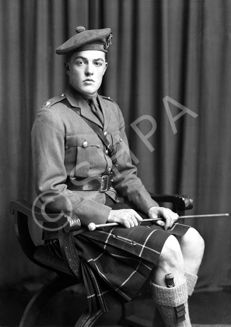 Lt Murray Grant, Seaforth Highlanders. See also ref numbers: 271 and 42529. 