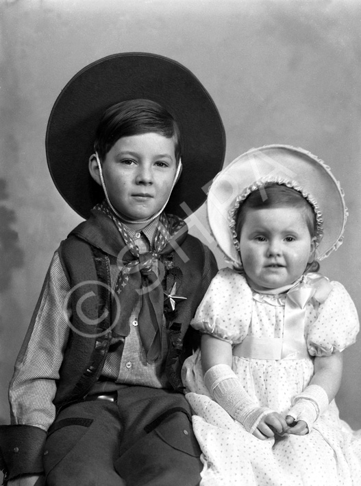 Gilbert and Carolyn Paterson, children of Hamish and Florence Paterson. They were the grandchildren of the famous photographer Andrew Paterson (1877-1948).