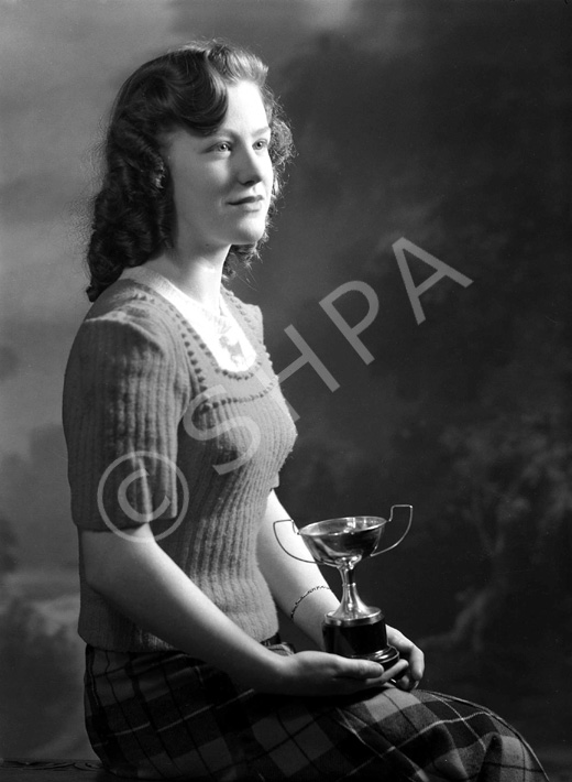 Miss Isobel MacLean, 20 Fettes Row, Edinburgh. Possibly from Beauly originally. See also series 43708 and 44057.