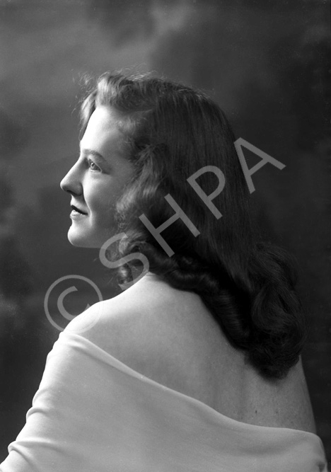 Miss Isobel MacLean, 20 Fettes Row, Edinburgh. Possibly from Beauly originally. See also series 43708 and 44057.