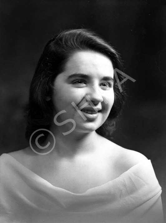 Miss Evelyn Mackenzie. See also 617a-i. 