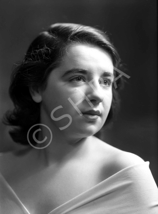 Miss Evelyn Mackenzie. See also 617a-i. 