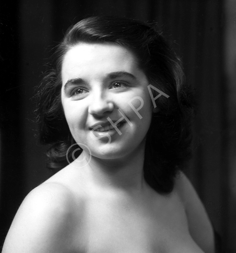 Miss Evelyn Mackenzie. See also 617a-i. 