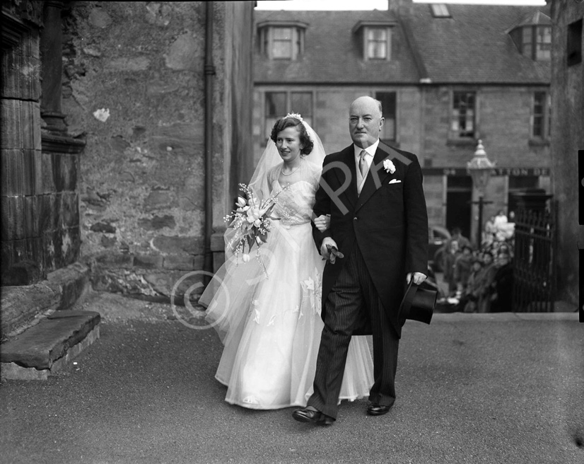 Miller, 'Broomfield,' February 1954. Bride Pat Fraser and father entering the Old High Church on Chu.....