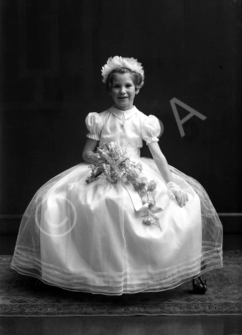 Chisholm - Leckie bridal, bridesmaid.