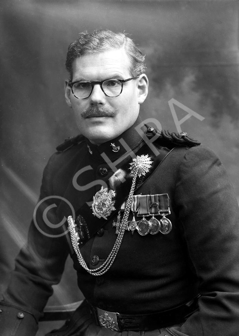 Mungo Graham. Insignia indicates The Cameronians (Scottish Rifles) and the badges include (left to right), Military Cross, 1939-1945 Star, Italy Star, Defence Medal 1939-1945, War Medal 1939-1945 and the General Service Medal with the bar possibly Palestine 1945-1948. The War Medal ribbon has a bronze oak leaf emblem signifying the wearer has been mentioned in despatches.