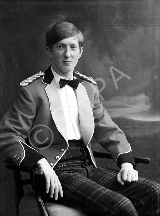 2/Lt MacKillop, Cameron Highlanders. (HMFG) 