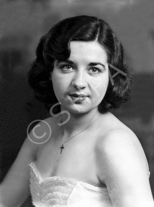 Miss Evelyn Mackenzie. See also 43211g-q.