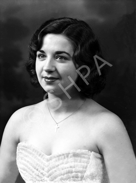 Miss Evelyn Mackenzie. See also 43211g-q.