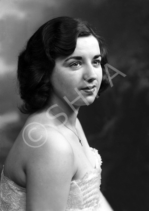 Miss Evelyn Mackenzie. See also 43211g-q.