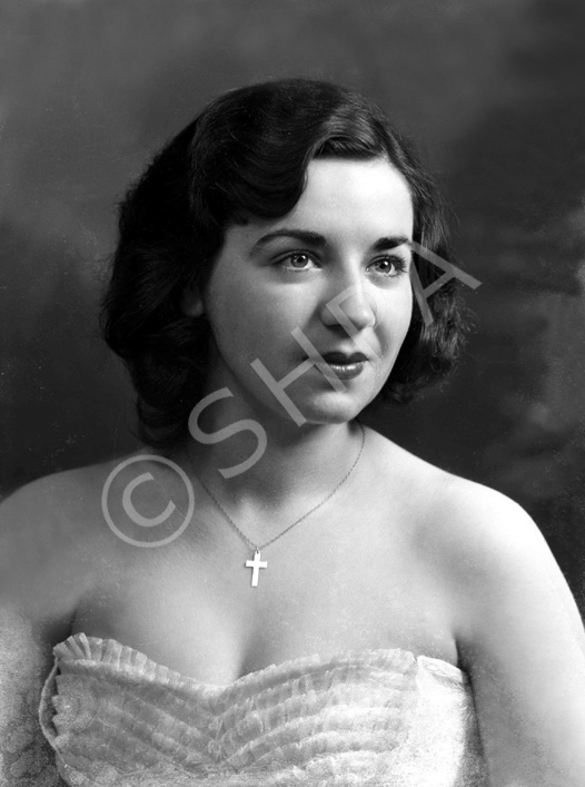 Miss Evelyn Mackenzie. See also 43211g-q.