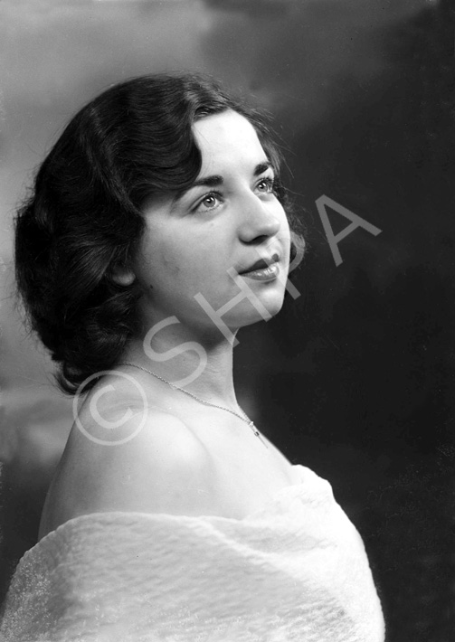 Miss Evelyn Mackenzie. See also 43211g-q.