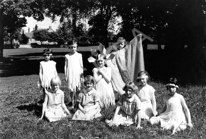 Primary Plays 'The Sunbeams' 1931. (Courtesy Inverness Royal Academy Archive IRAA_048)......