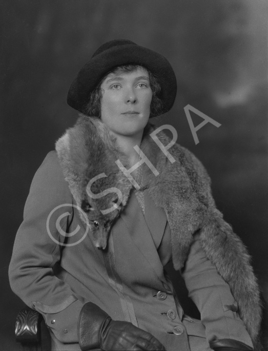 Miss Grant, St.Anthony, 4 Broadstone Park, Inverness 1923. .....