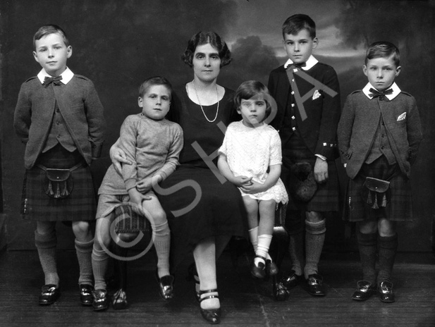 Jessie Macleod (nee Macrae) with Colin, Lorne, Duncan, Dodo and Ishbel. Jessie was a stage actress (.....