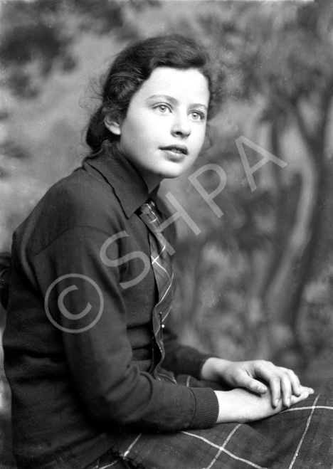Miss Ferguson, Ayr, Ayrshire, September 1930. A daughter of 28499a/b. .....