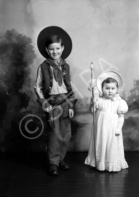 Gilbert and Carolyn Paterson, children of Hamish and Florence Paterson. They were the grandchildren .....