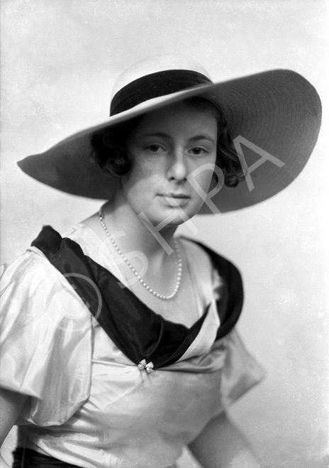30214c_mitford.jpg
